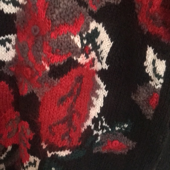 Paris sport club Hand kitted  fuzzy oversized sweater and light padded shoulders - Picture 4 of 8